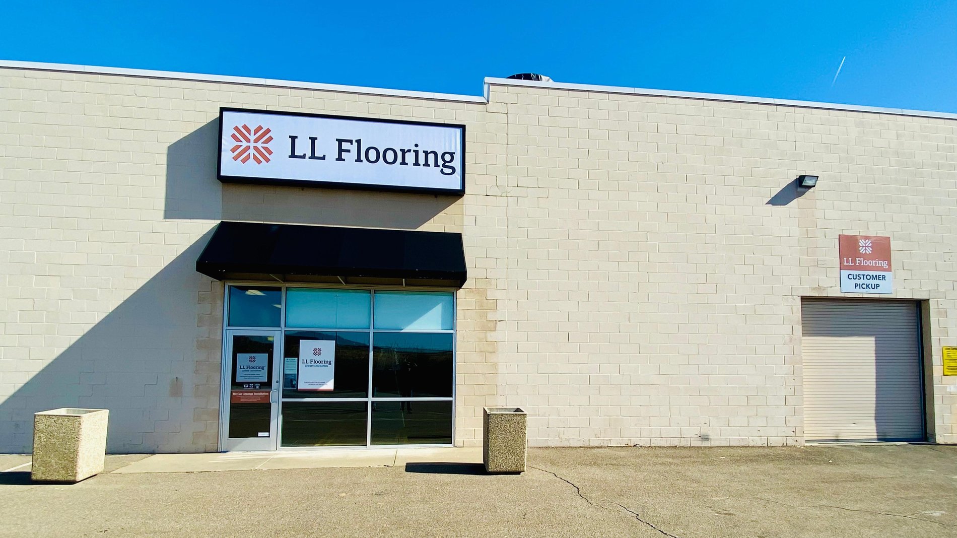 LL Flooring #1246 Johnson City | 416 Harry L Dr | Storefront