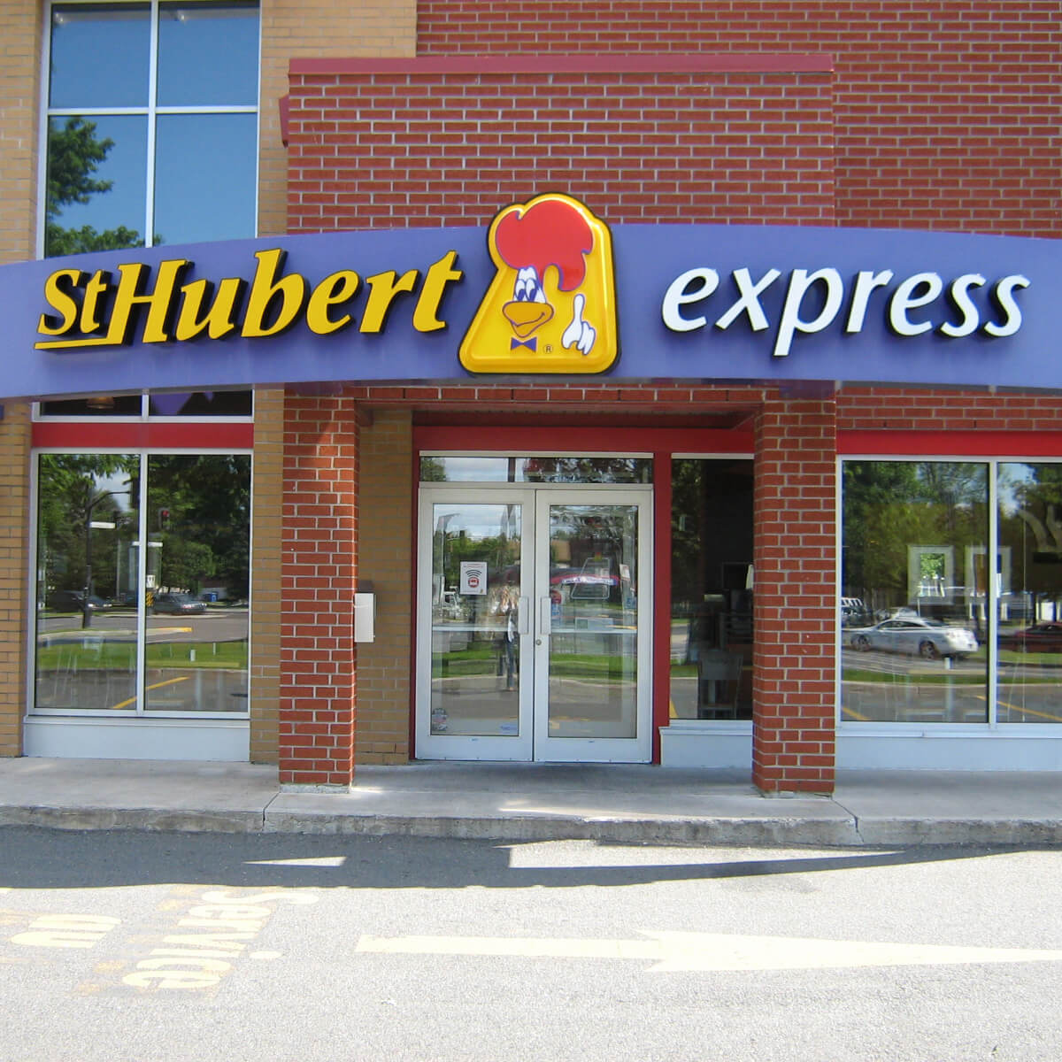 Restaurant StHubert RolandTherrien à Longueuil Restaurant StHubert RolandTherrien à Longueuil