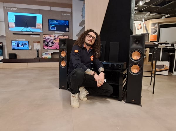 Conseiller Commercial, casque audio, auditorium à Boulanger Publier-Thonon
