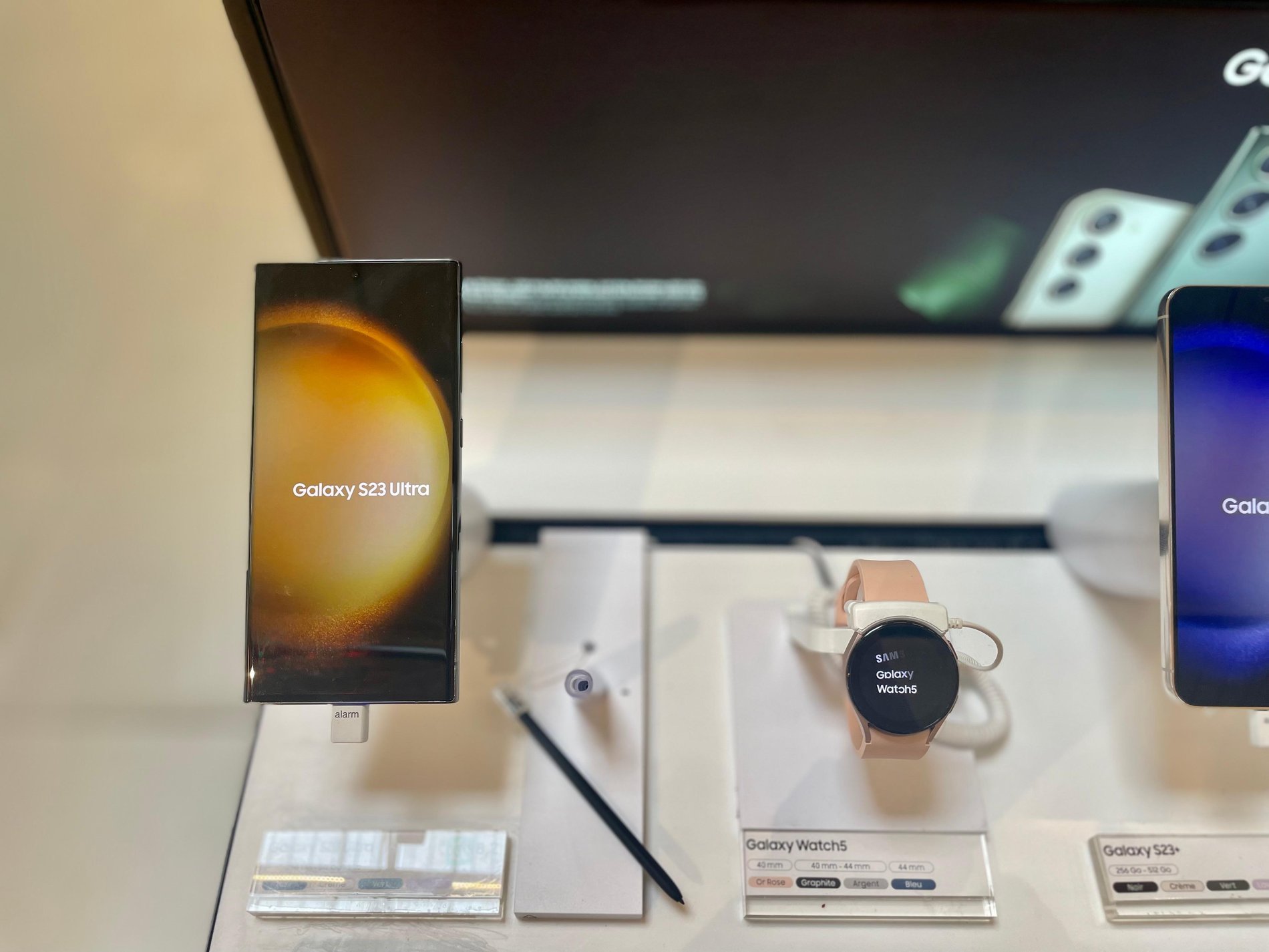 Samsung Galaxy S23 Ultra, Samsung Galaxy Watch 5, Stylet S Pen dans votre magasin Boulanger Saint-Nazaire