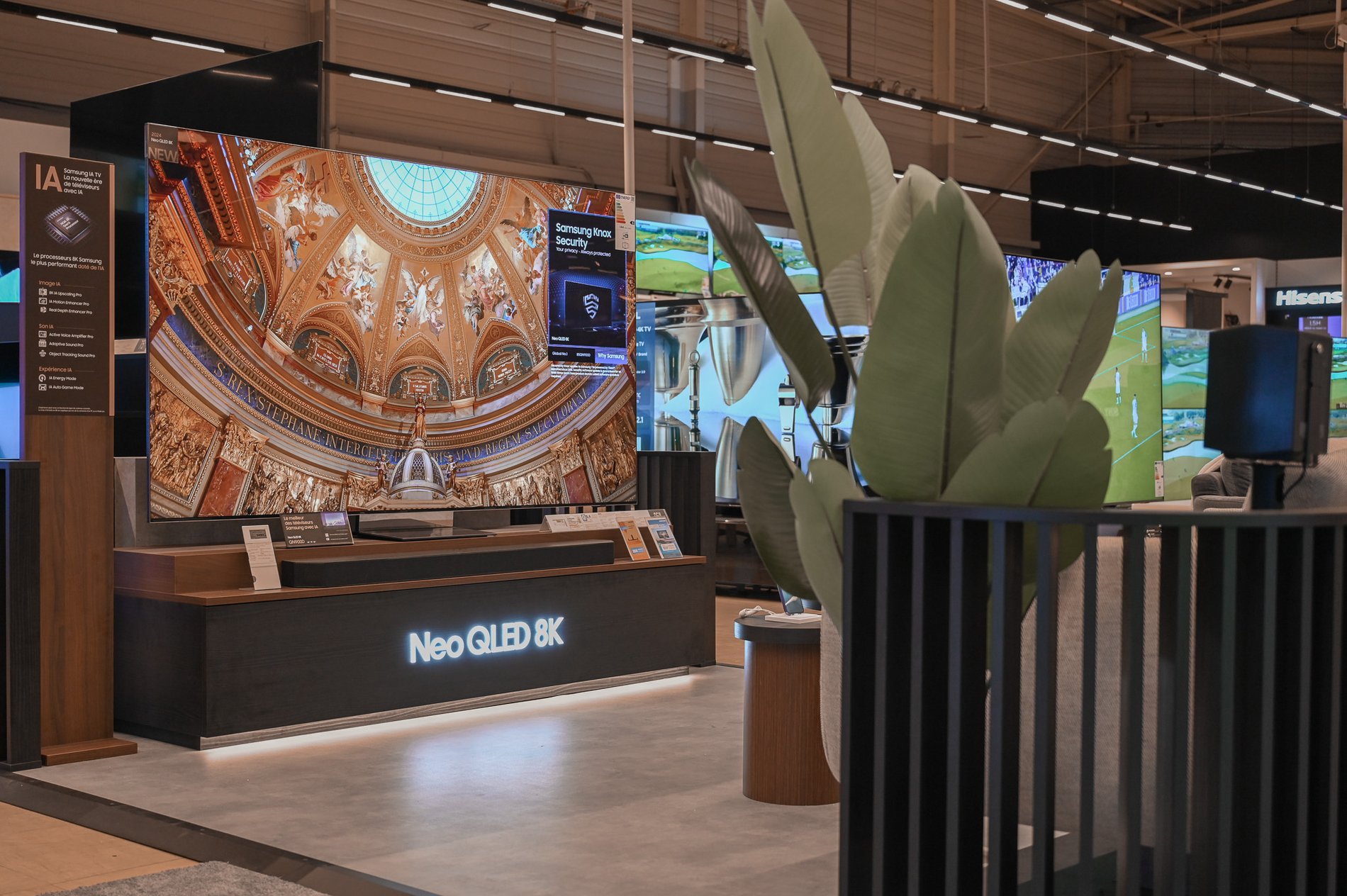 Corner Samsung TV 8K chez Boulanger Toulon - La Garde