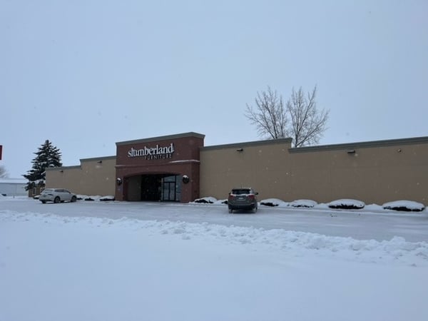 Slumberland Furniture Store in Hutchinson,  MN - Storefront street view