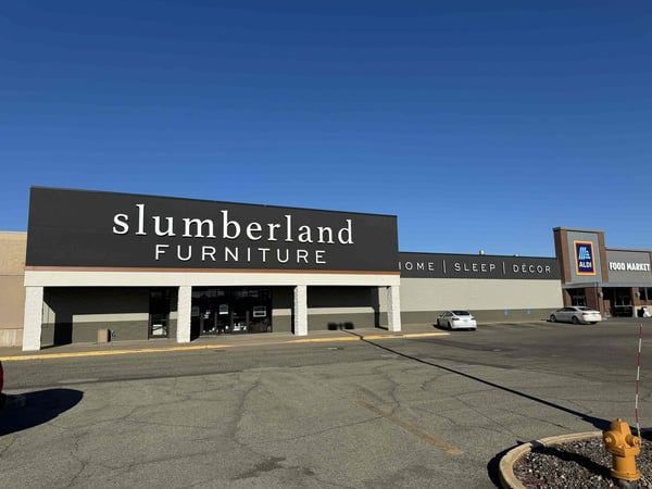 Dundas Northfield Slumberland Furniture storefront