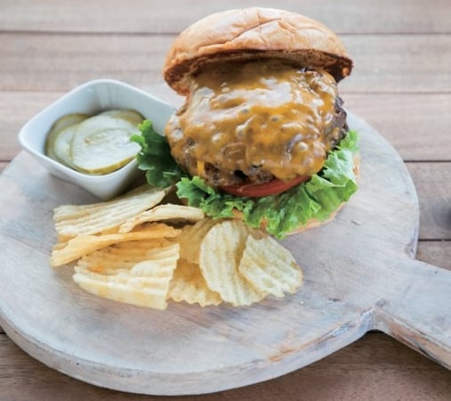 ダブルチーズバーガー$16
