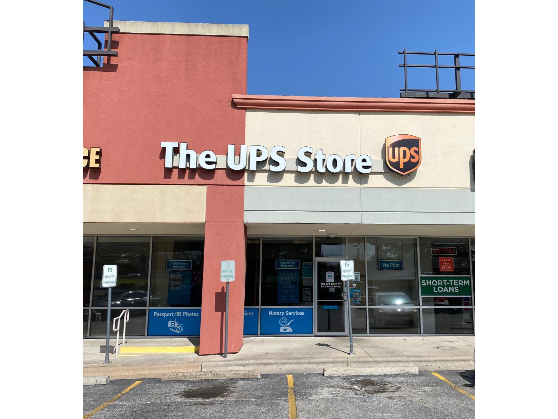 Facade of The UPS Store Round Rock