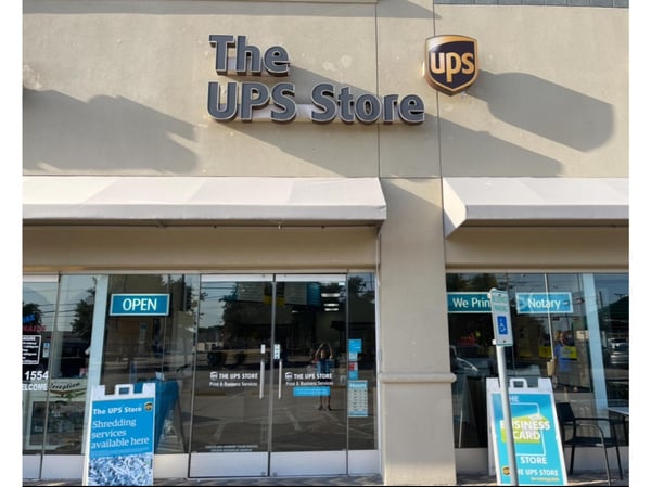 Facade of The UPS Store W 15th St