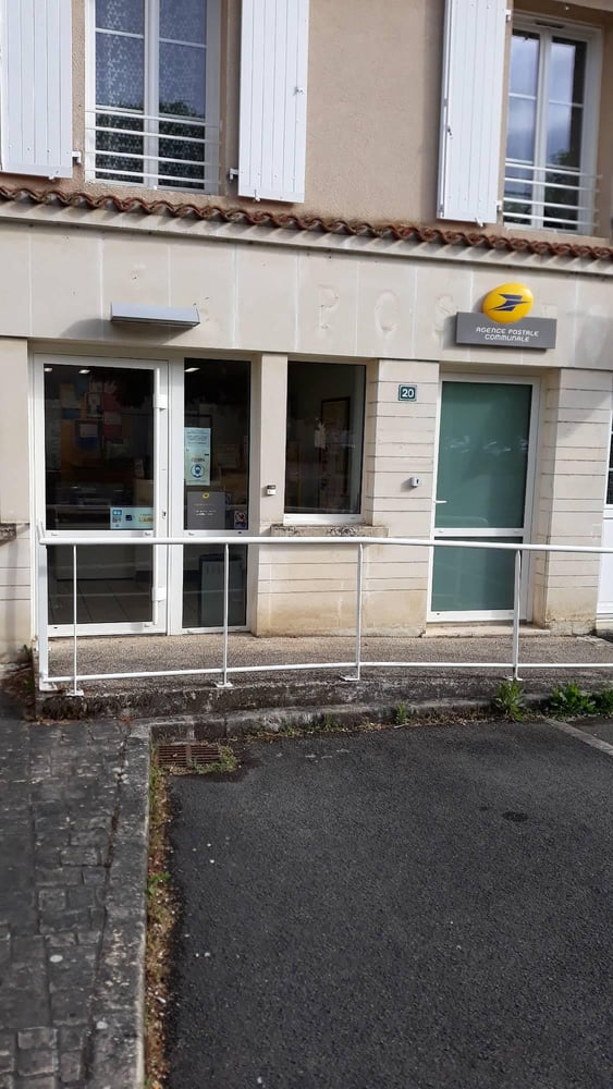 Photo du point La Poste Agence Communale CIVAUX Mairie