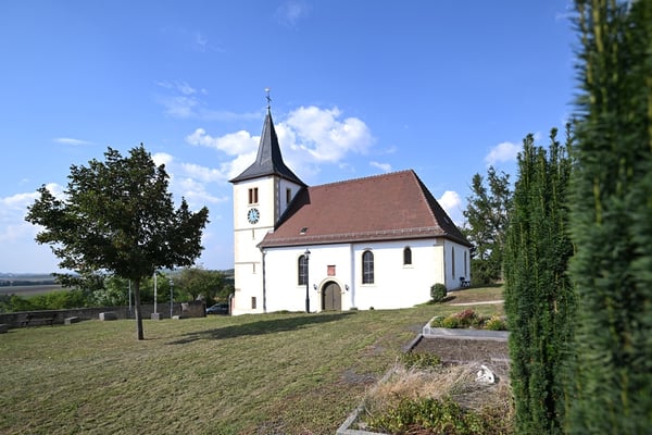 Evangelische Kirche Hillesheim (Foto: Ben Pakalski)
