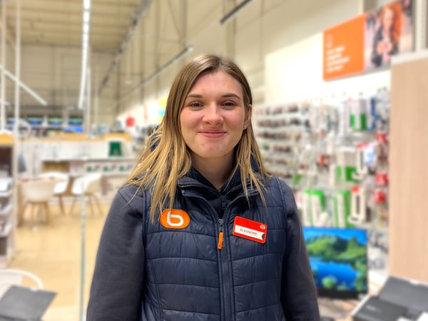 Eléonore, conseillère client