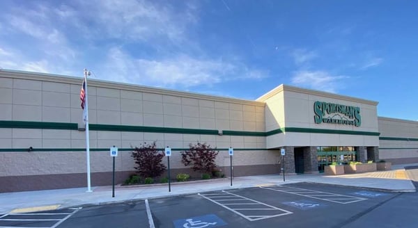 The front entrance of Sportsman's Warehouse in Farmington