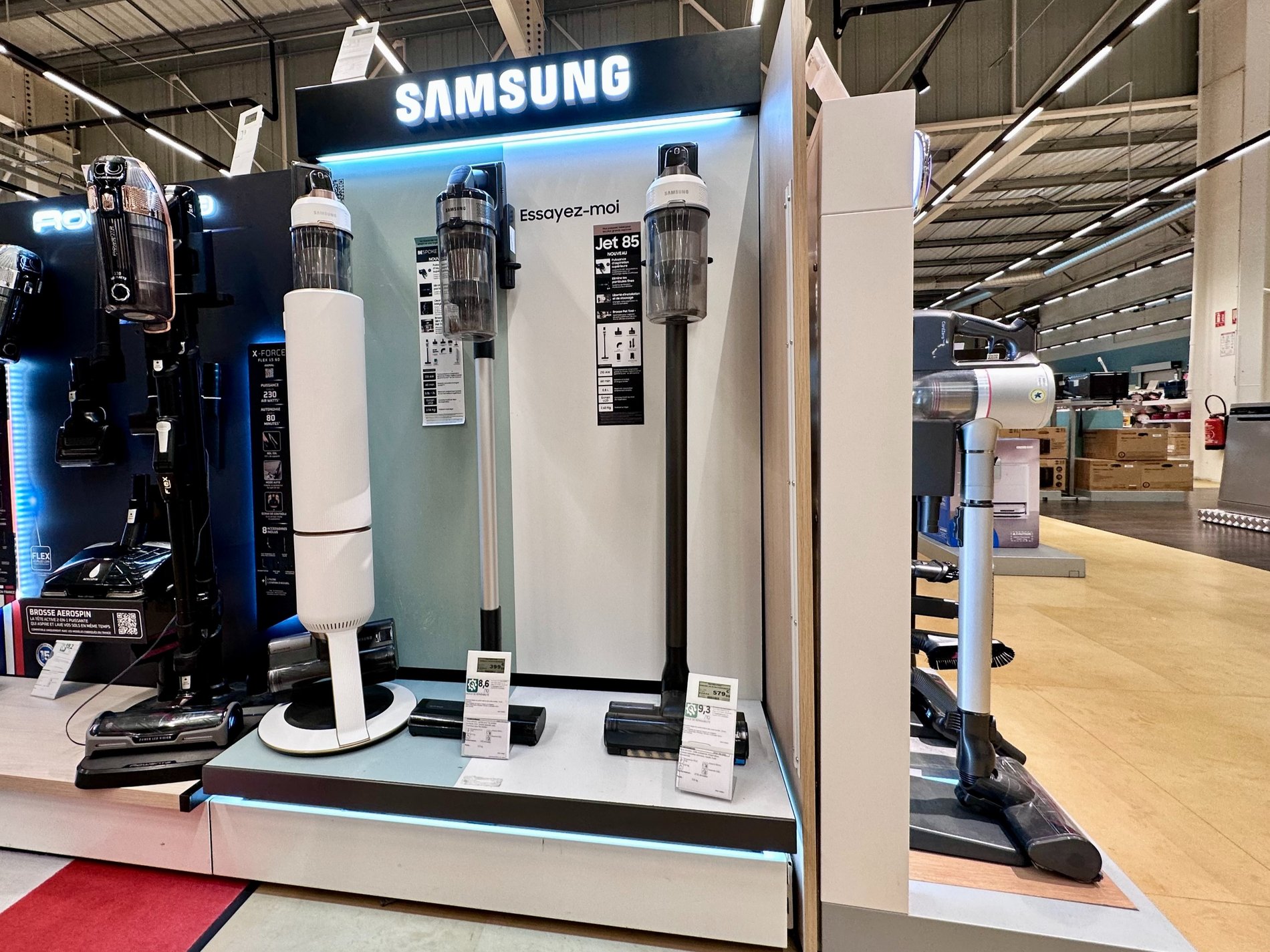 un large choix d'aspirateurs balai samsung est disponible dans votre magasin Boulanger Villars