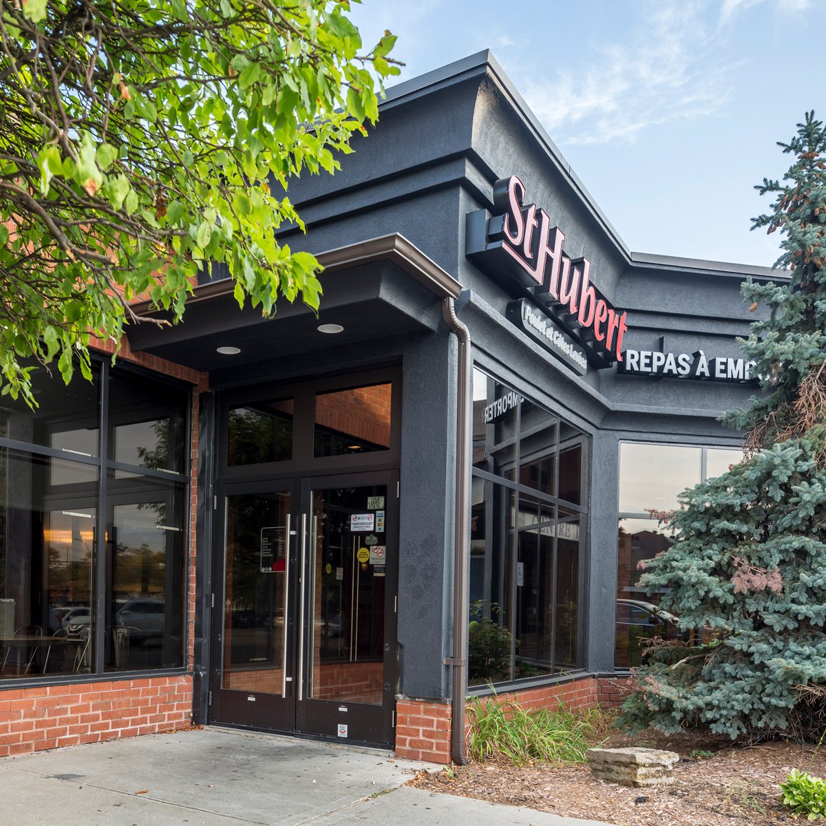 St-Hubert Restaurant and Bar - Kirkland