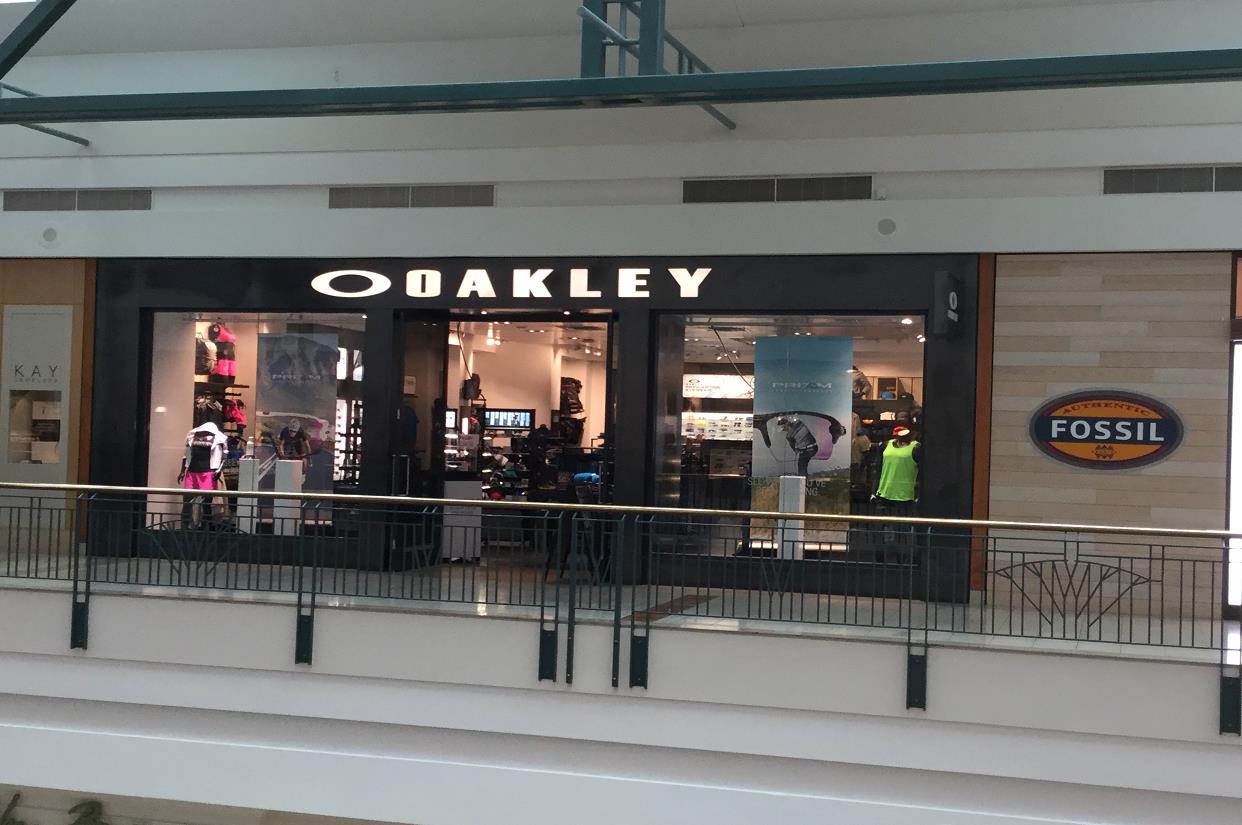 Oakley Store in 1201 Lake Woodlands Dr The Woodlands, TX | Men's ...