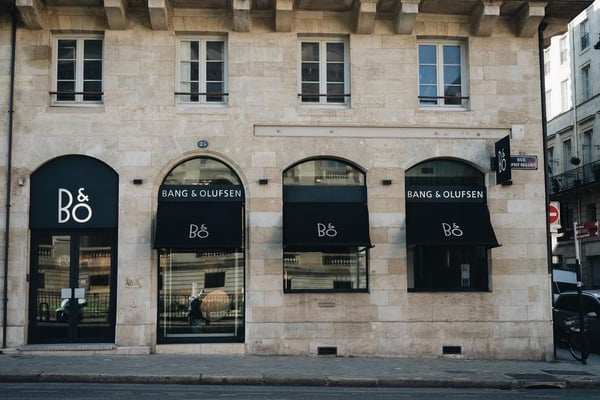 Bienvenue chez Bang & Olufsen Bordeaux où l'univers B&O côtoie désormais le célèbre Grand-Théâtre de Victor Louis, symbole d'inspiration, de création et d'émotions.