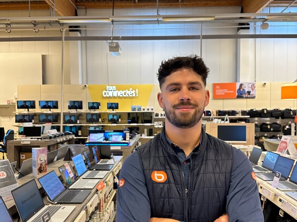 Pol, Assistant Manager