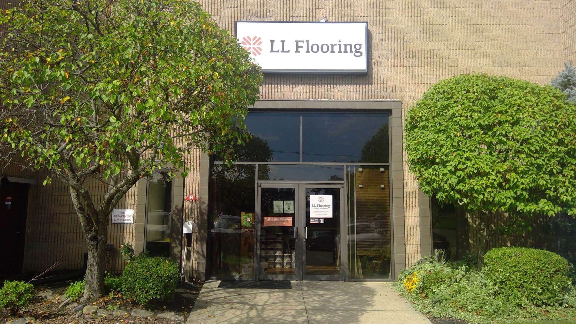 LL Flooring #1197 Fairfield | 311 RT 46 | Storefront