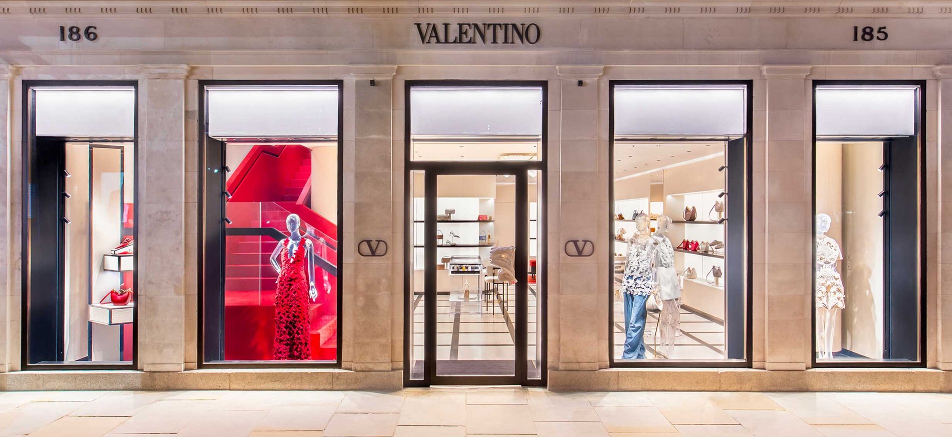 Valentino London Harrods Temporary Store: Women and men collections ...