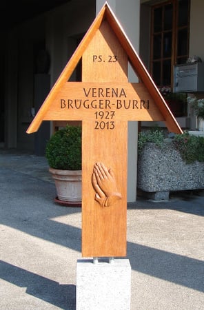 Brandenberg Bildhauerwerkstatt Holzkreuze