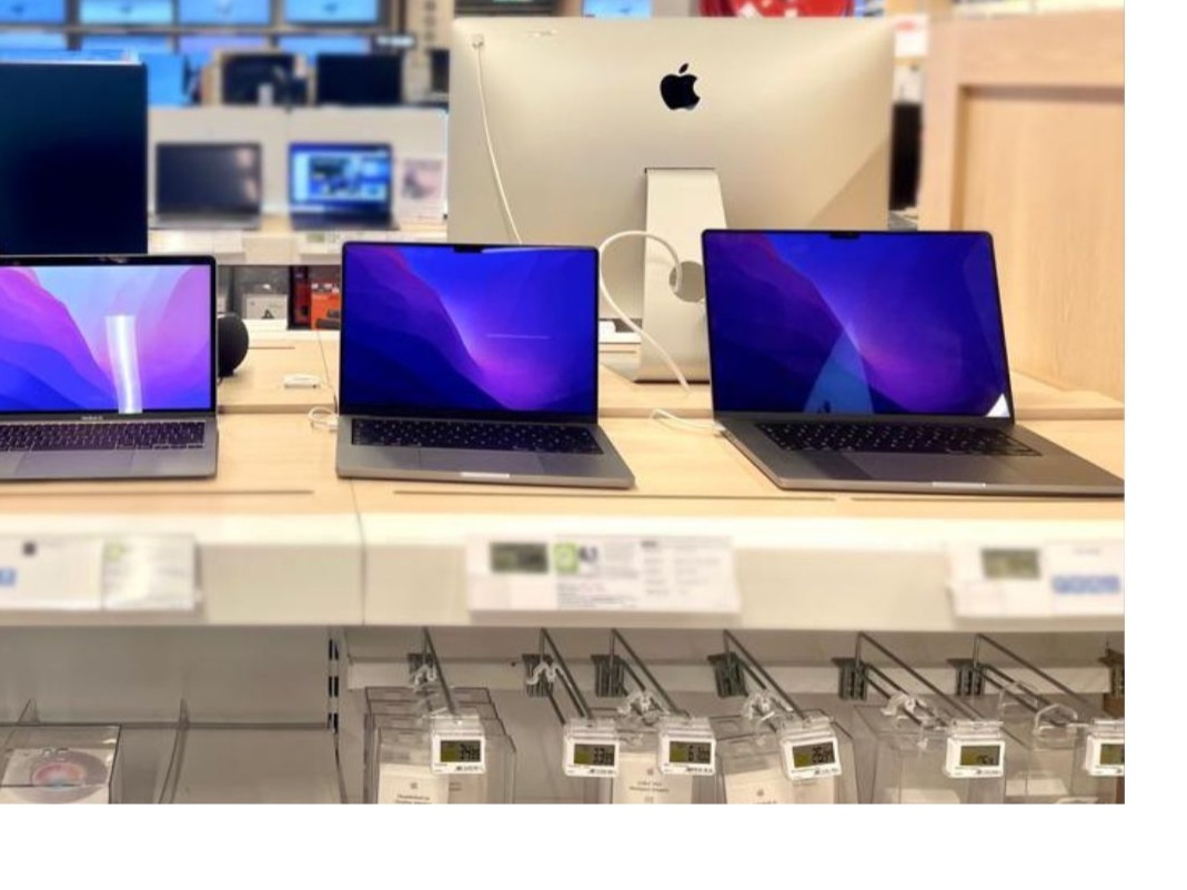 Ordinateur portable Apple , Macbook Air , Macbook Pro , New chez Boulanger Paris Italie 2