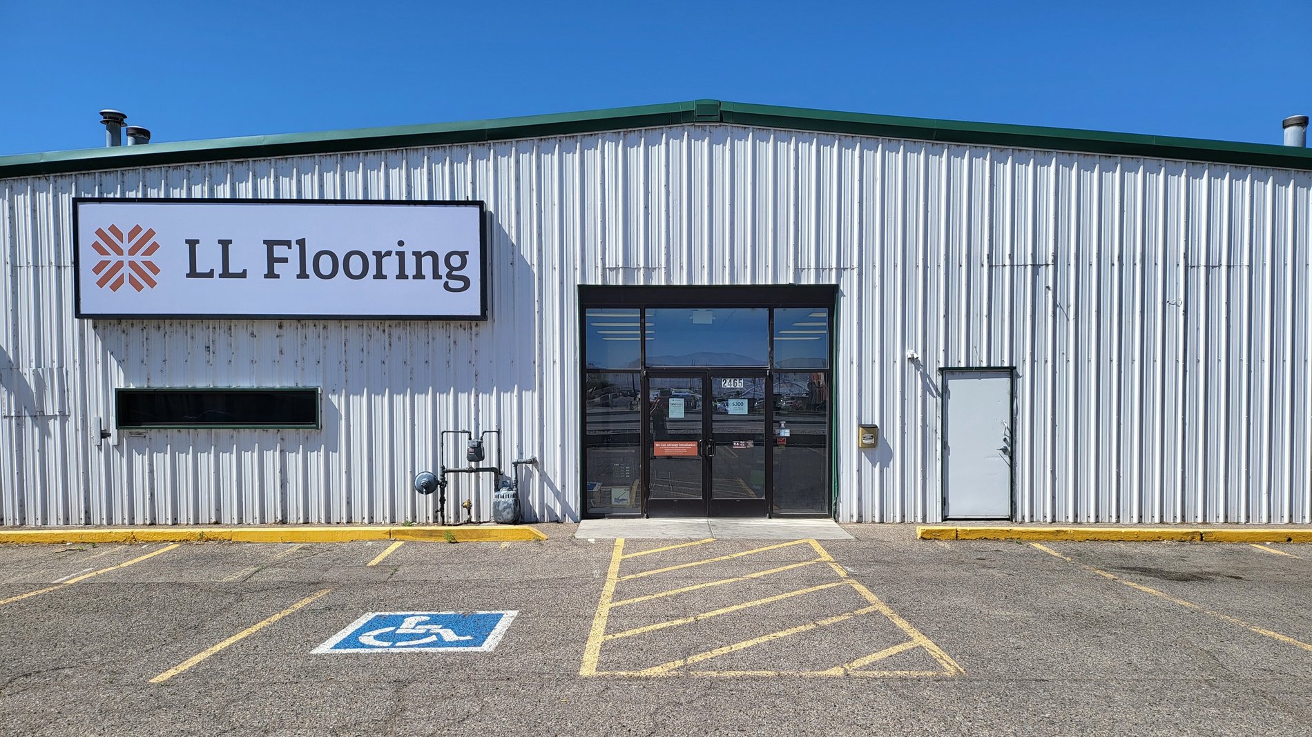 LL Flooring #1260 Grand Junction | 2465 Highway 6 and 50 | Storefront