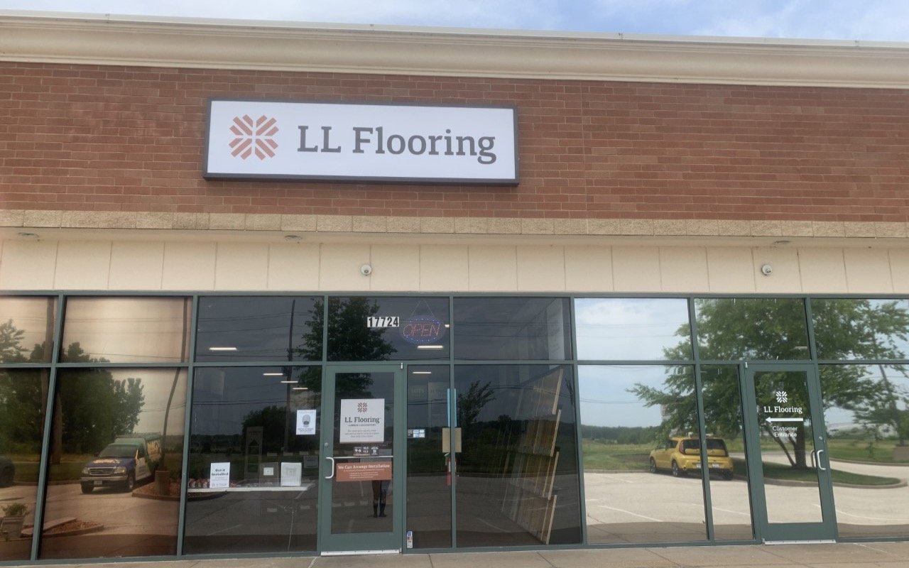 LL Flooring #1417 Chesterfield | 17724 Chesterfield Airport Road | Storefront