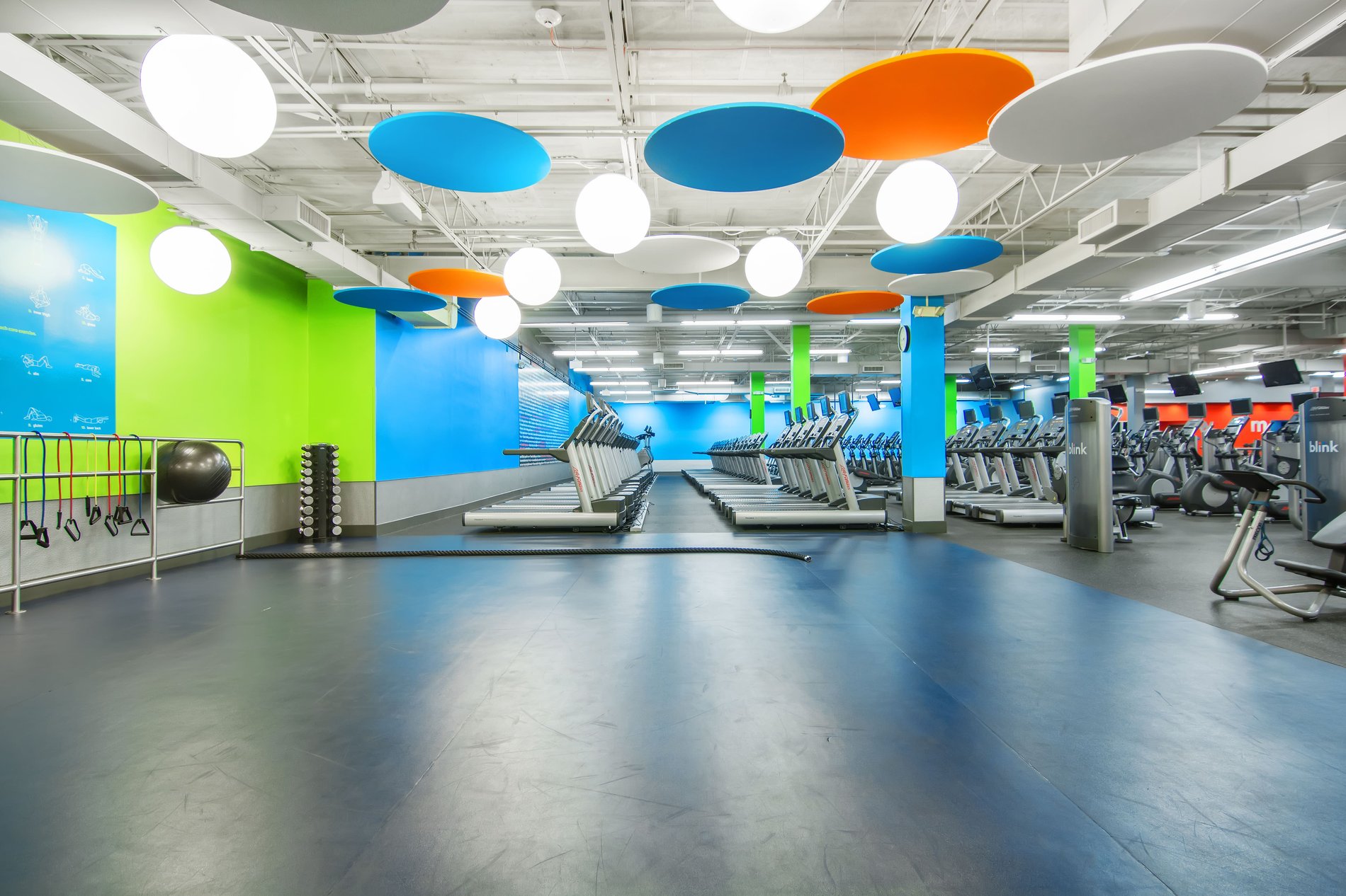 Blink Fitness Brentwood Gym in Brentwood, NY