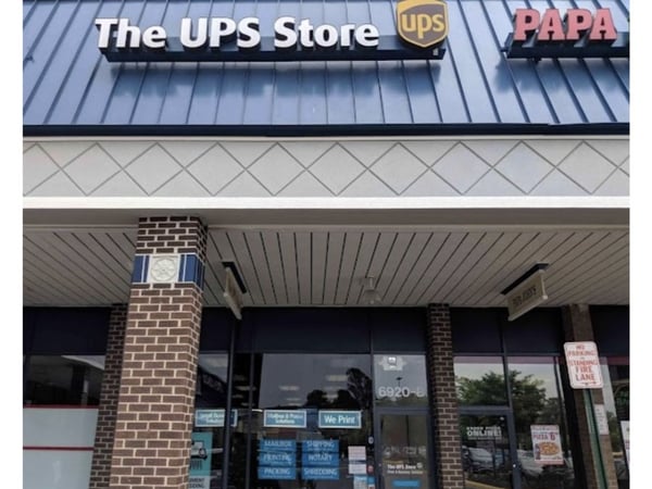 Facade of The UPS Store Bradlick Shopping Center