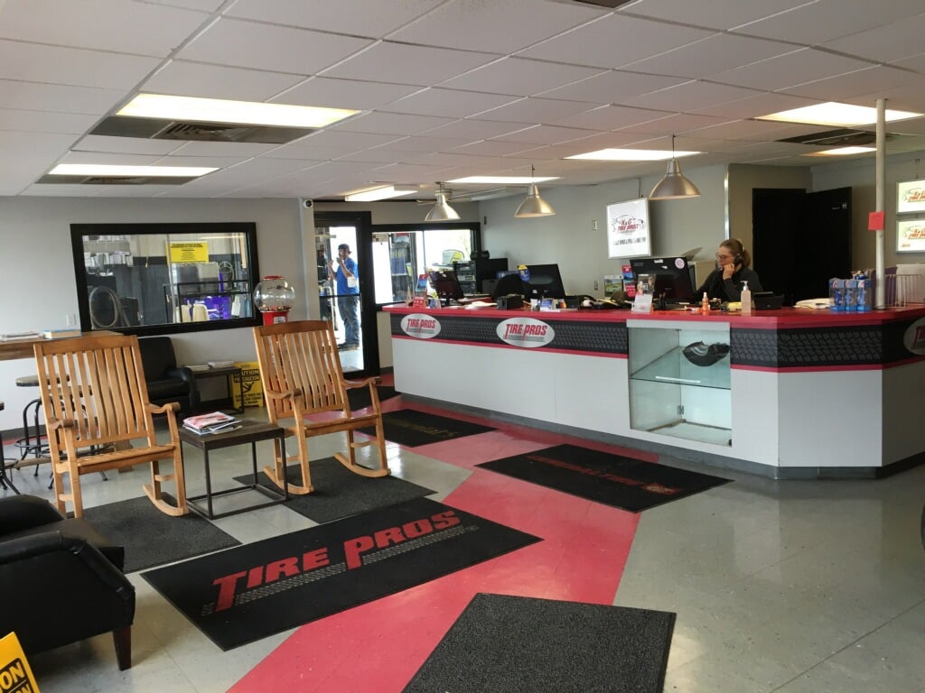 Tire Discounters Tires, Wheels, Custom Wheels, rims in Buckner, KY