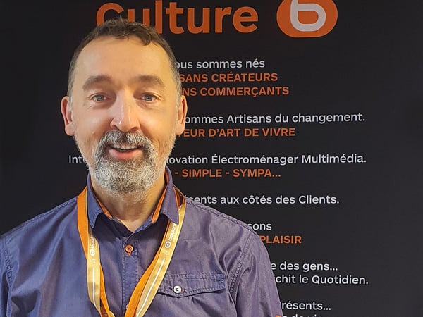 Laurent conseiller service client magasin Boulanger de Mâcon