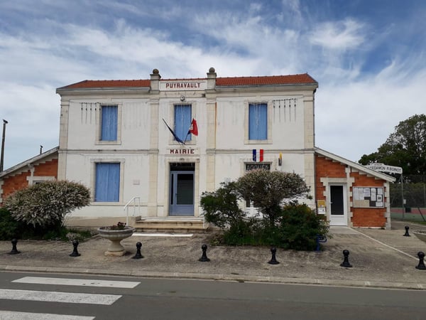 Photo du point La Poste Agence Communale PUYRAVAULT Mairie