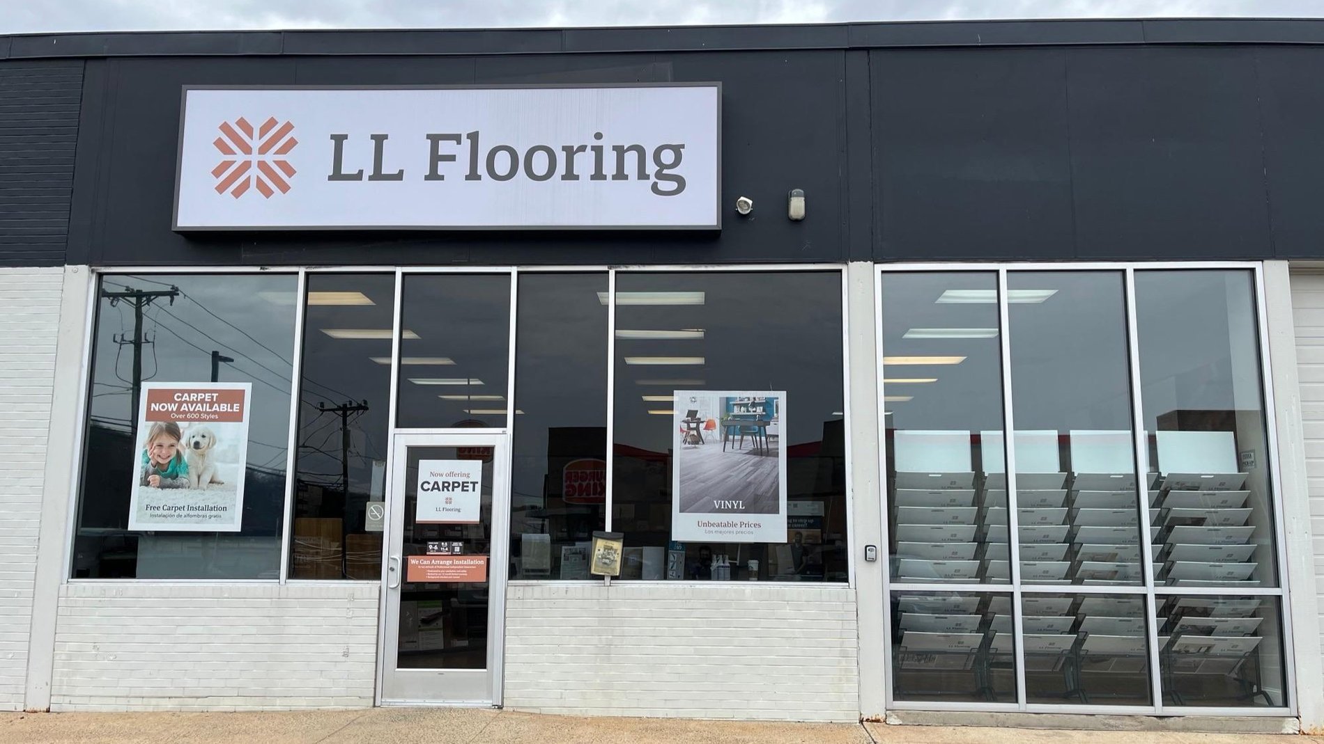 LL Flooring #1325 Waterbury | 1012 Wolcott St. | Storefront
