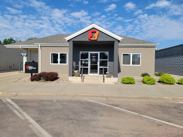 Exterior image of First Interstate Bank in Lennox, SD.