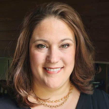 Photo of Teri Lohman