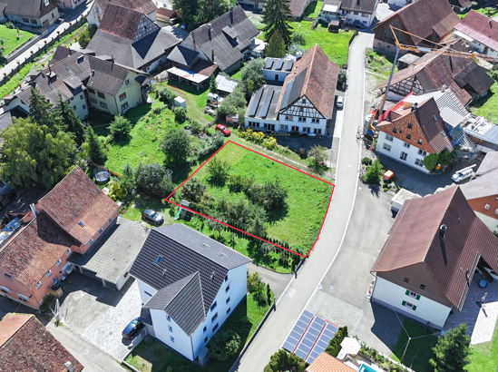 Baugrundstück, Parzellennummer: 1787, Grundstücksfläche: 640 m², Bauzone: Dorfkernzone, Ausnützungsziffer: keine, Geschosszahl max.: 3, Verfügbar ab: sofort,  Kaufpreis CHF 420’000.–