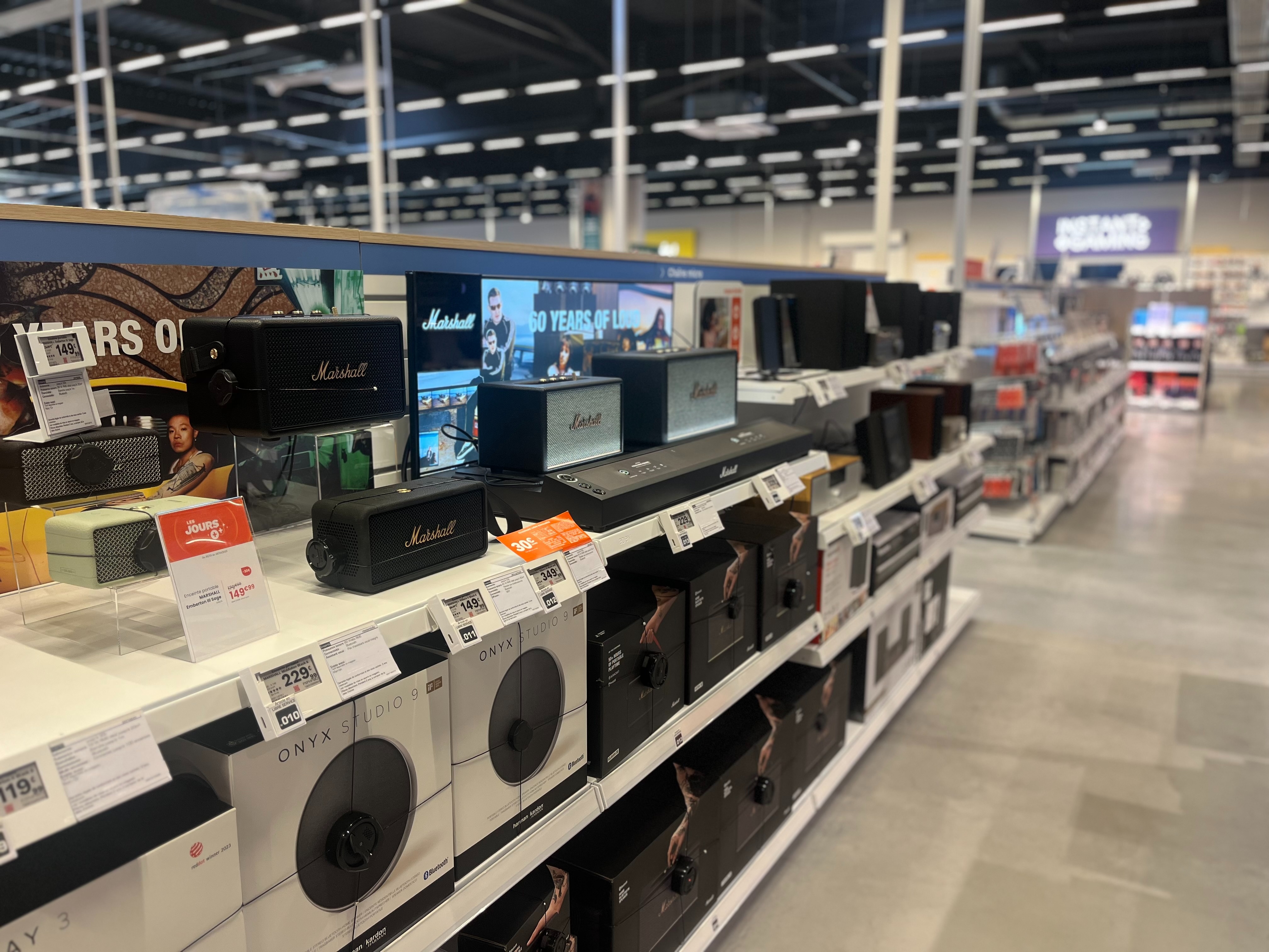 photo enceinte marshall en magasin