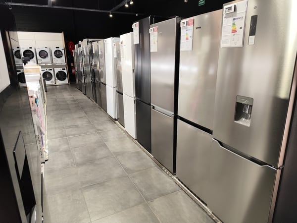 Boulanger Le Boulou - Rayon réfrigérateurs combinés