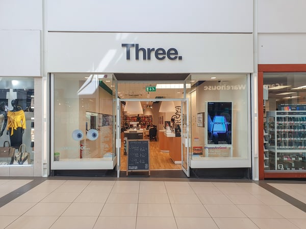 3 phone shop near me