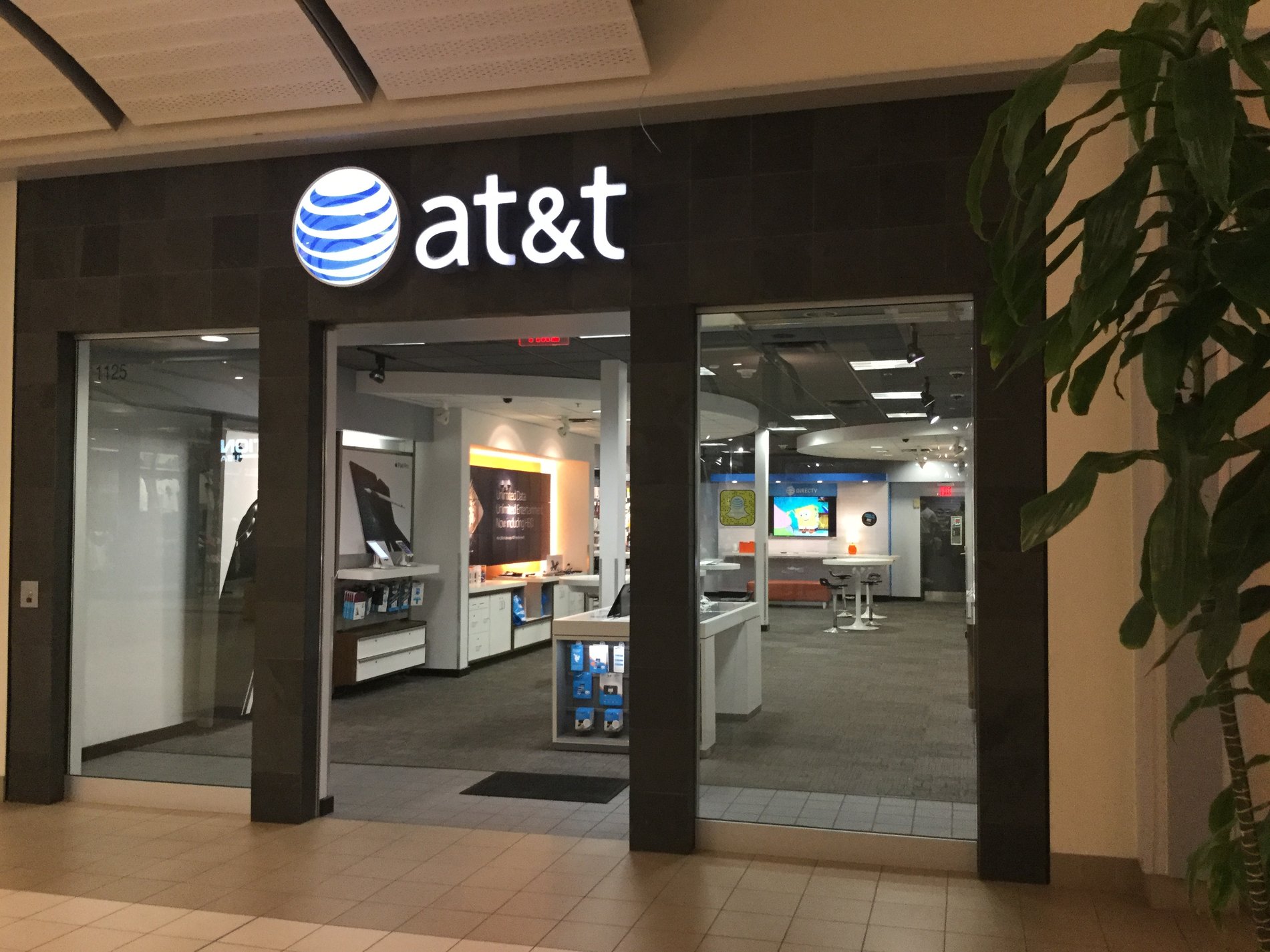 AT&T Store Oakwood Center Gretna, LA
