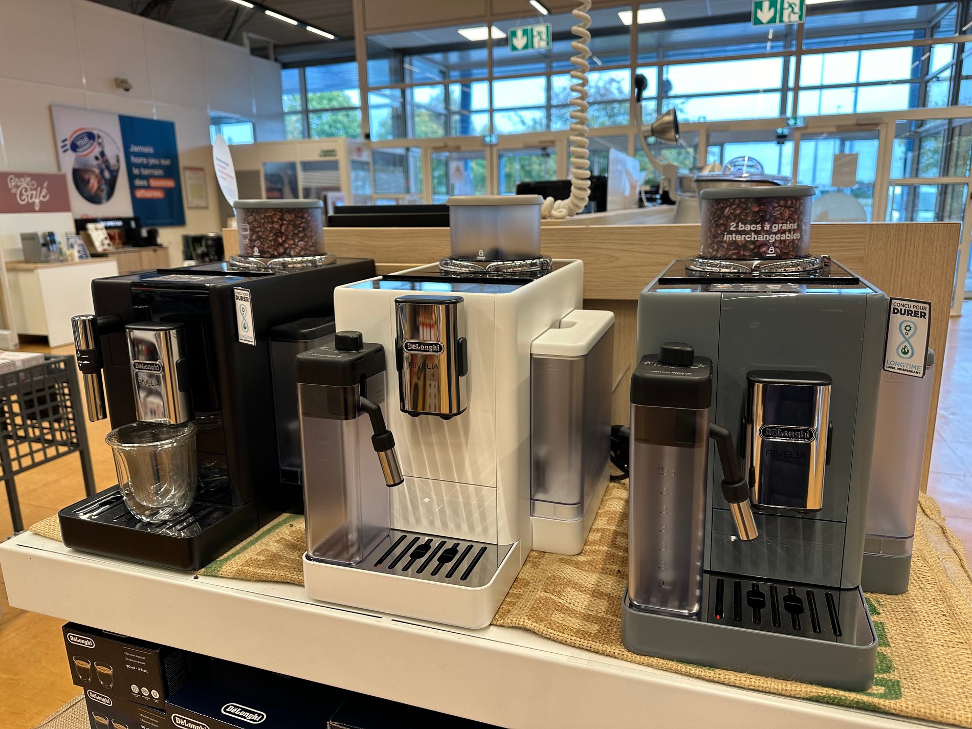 Photo des Expresso Broyeur Delonghi rivelia latte FEB4455.G