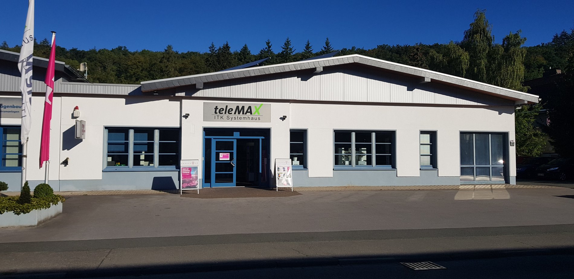 Store photo