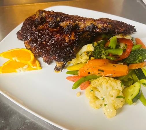 Saftige Spareribs mit Markt Gemüse