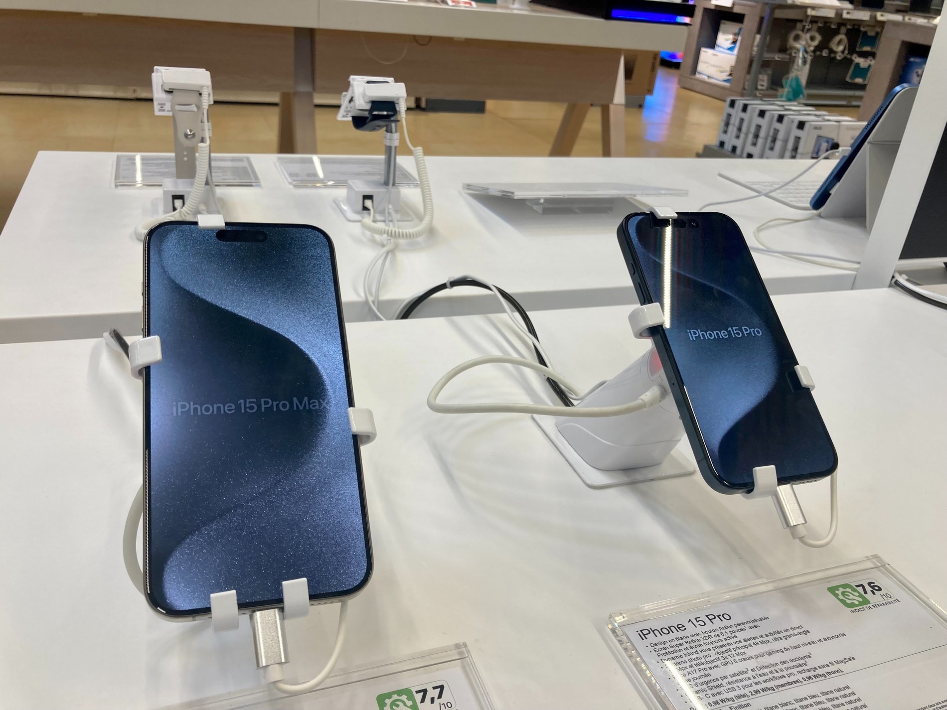 iPhone 15 Pro Max et iPhone 15 Pro de Boulanger Le Havre - Montivilliers