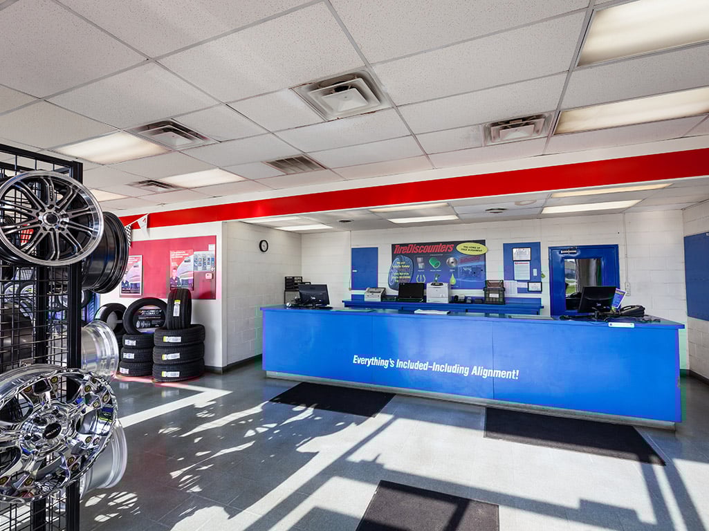 Tire Discounters Lawrenceburg tires, alignment, brakes, autoglass in