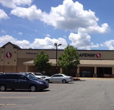 Safeway Store Front Picture at 3713 Lee Highway in Arlington VA