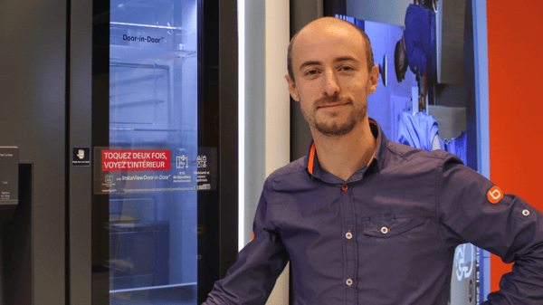 Julien conseiller de vente chez Boulanger Chateauroux expert produit aspirateur irobot et Apple