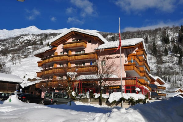 Hotel Ansicht Winter Hotel Alpenblick