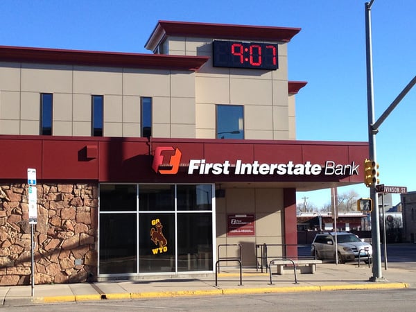 Exterior image of First Interstate Bank in Laramie, Wyoming.