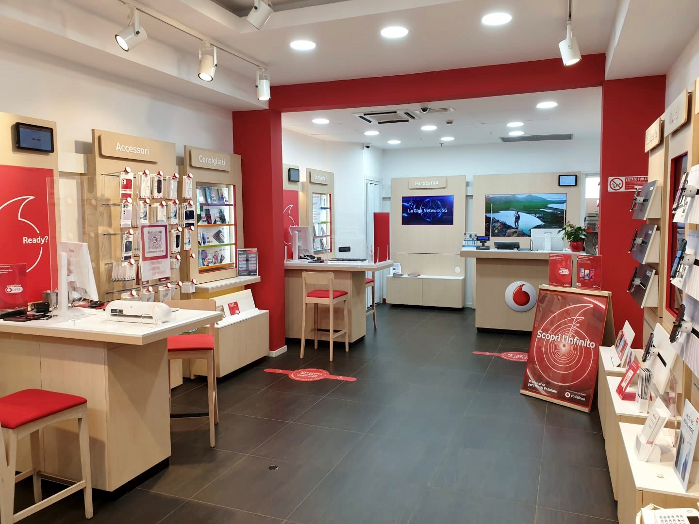 Vodafone Store L'Aquilone Genova Via Romairone 10, 16163 Genova (GE)