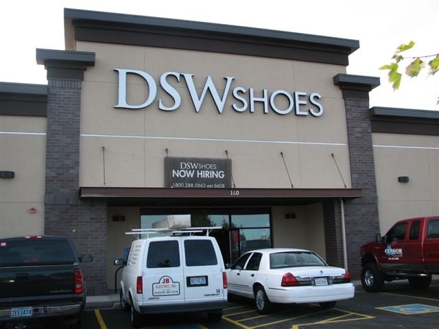 Dsw shoes near hot sale me hours