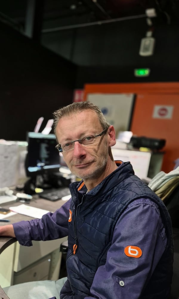 Julien, conseiller Service Après Vente Boulanger Pontarlier